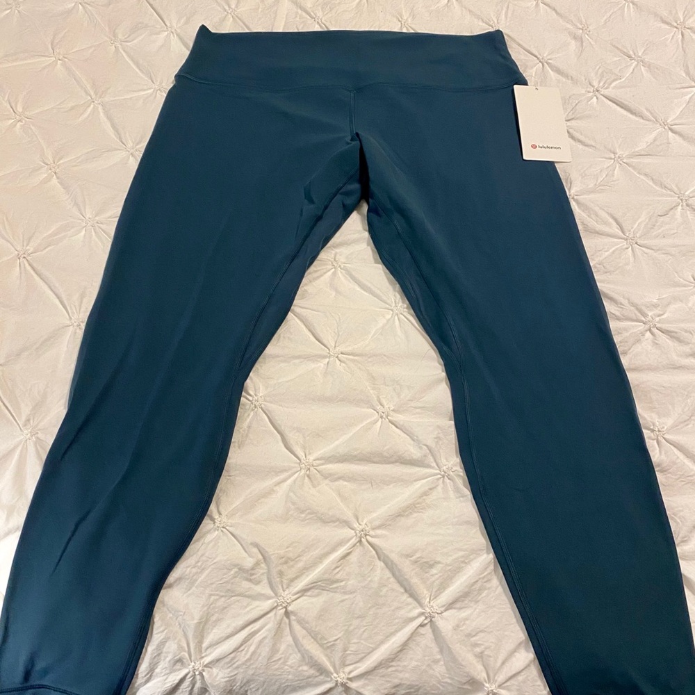 Lulu Lemon yoga pants!! Brand new, w/ tags!!